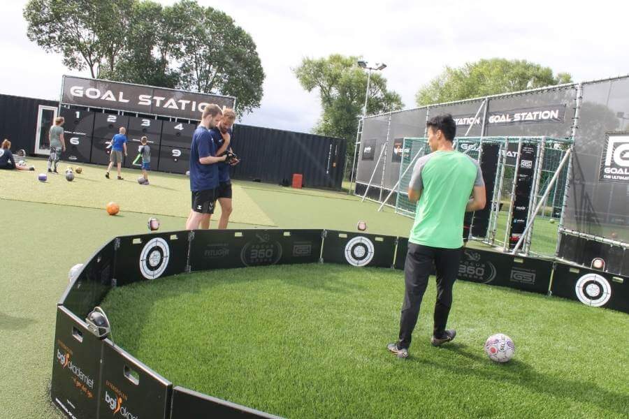 På BGI Akademiet kan du stifte bekendtskab med en GOAL Station, som er en sjov måde at lege med fodbold.