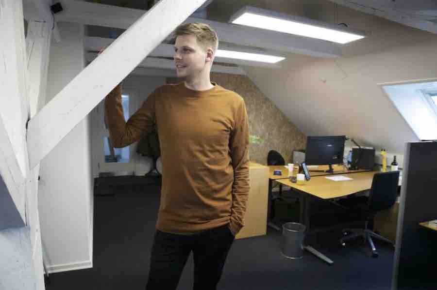 Jonas fra Din Camp er glad for at kunne bidrage med sjove oplevelser for store og små